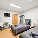 Platinum 5 Z Aneksem Kuchennym I Tarasem Apartman *